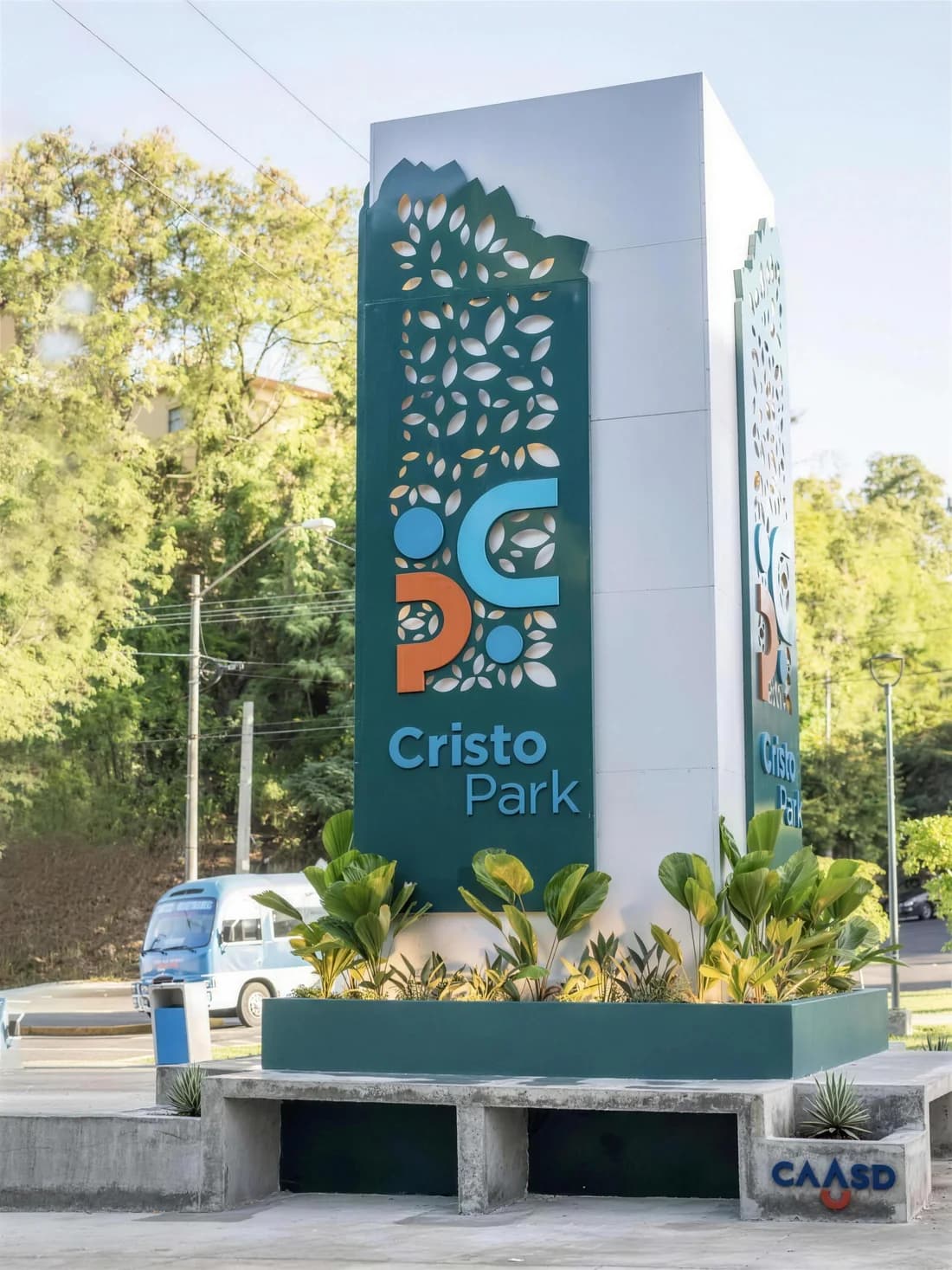 Cristo Park · Monolito Cristo Park