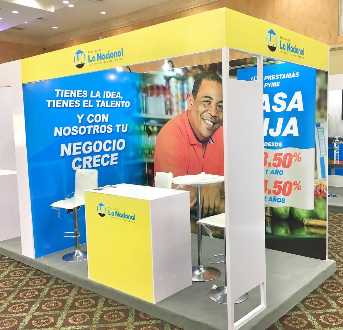 La Nacional · Stand de feria